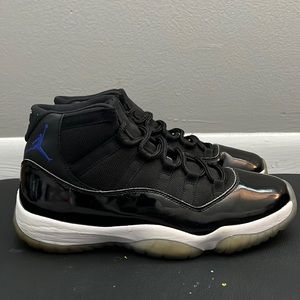 Jordan 11 Space Jam (2016)